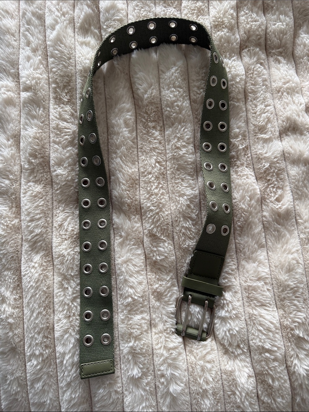 New Urban Outfitters Olive Green Canvas Grommet Belt
